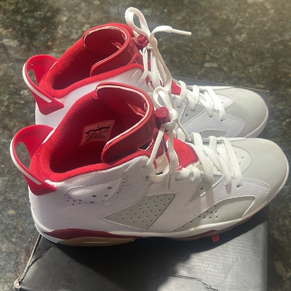 Deadstock Retro 6 Alternate Hare 2017 Release - Picture 3 of 6